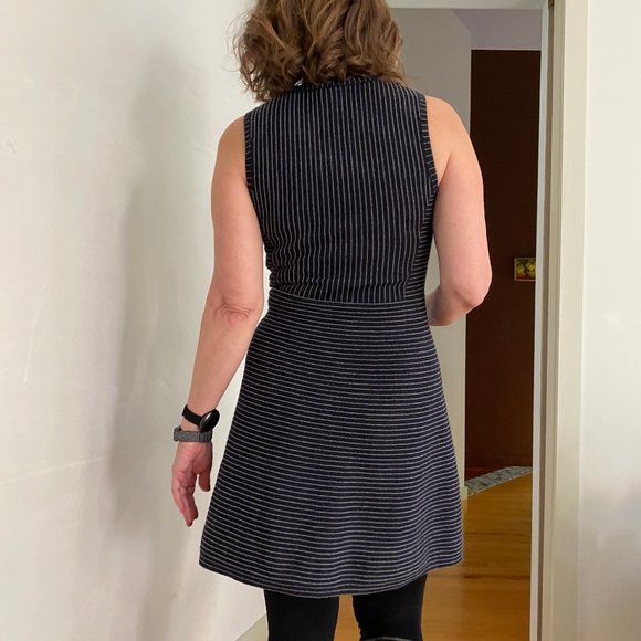 Theory Casual Wool Sleeveless Dress Size Small - Picture 7 of 11